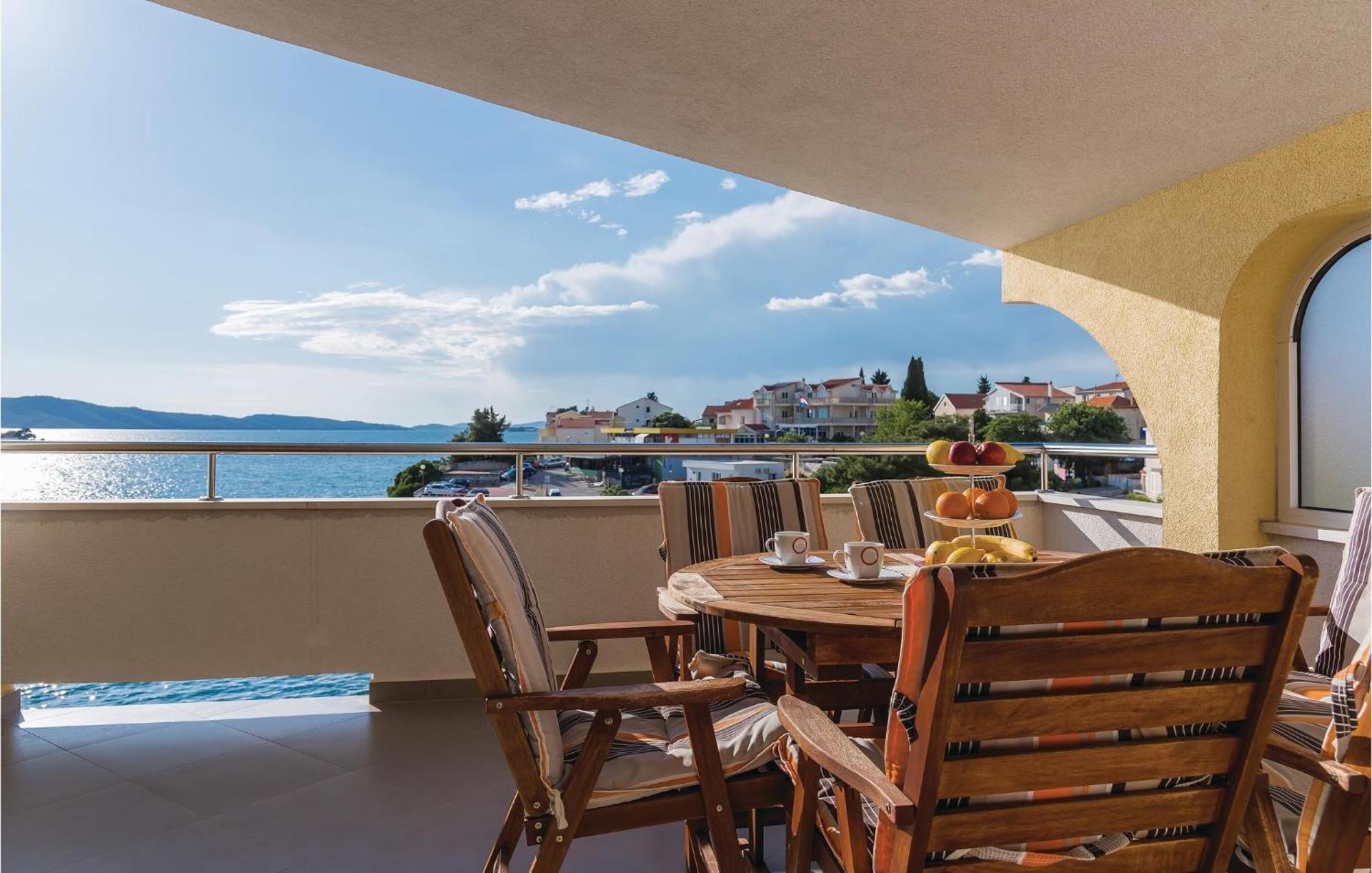 Nice Home In Sibenik With Kitchen Exterior foto
